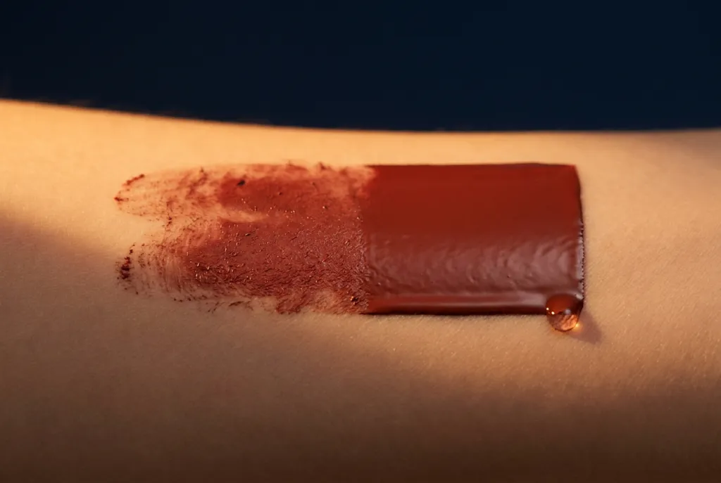 How Silicone MQ Resin Makes Cosmetics Transfer- and Water-Resistant
